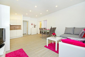 Apartment Mira